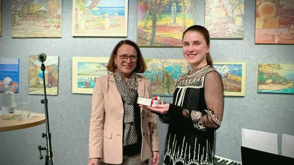 3966 image for slide