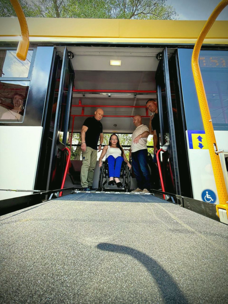 7757 image for slide