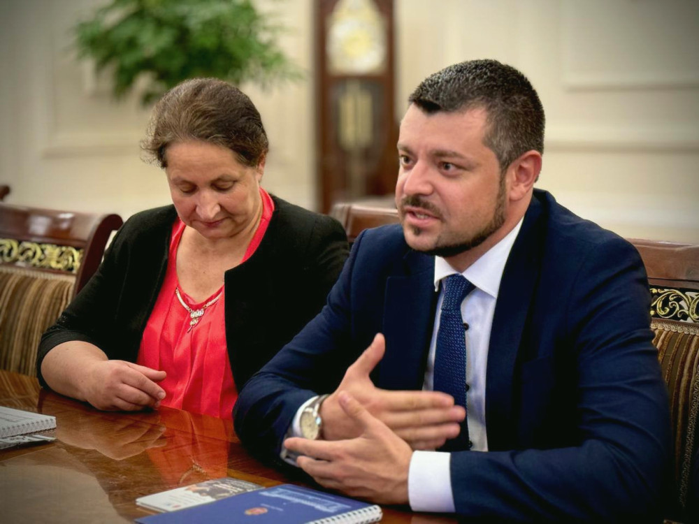 8720 image for slide