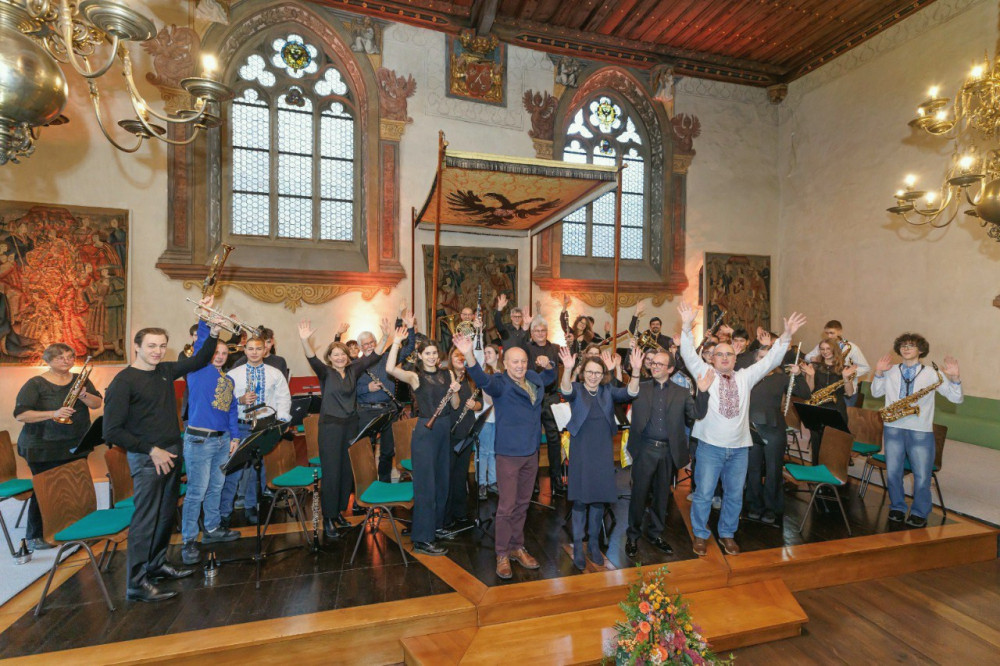 9353 image for slide